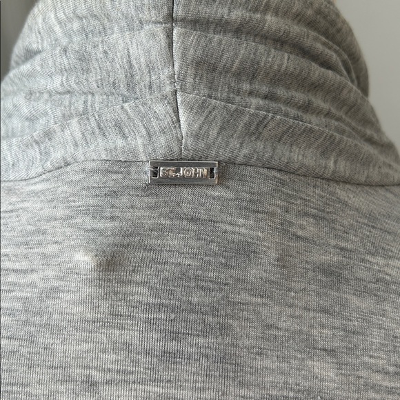 St John Knit Spa Top - Picture 3 of 5